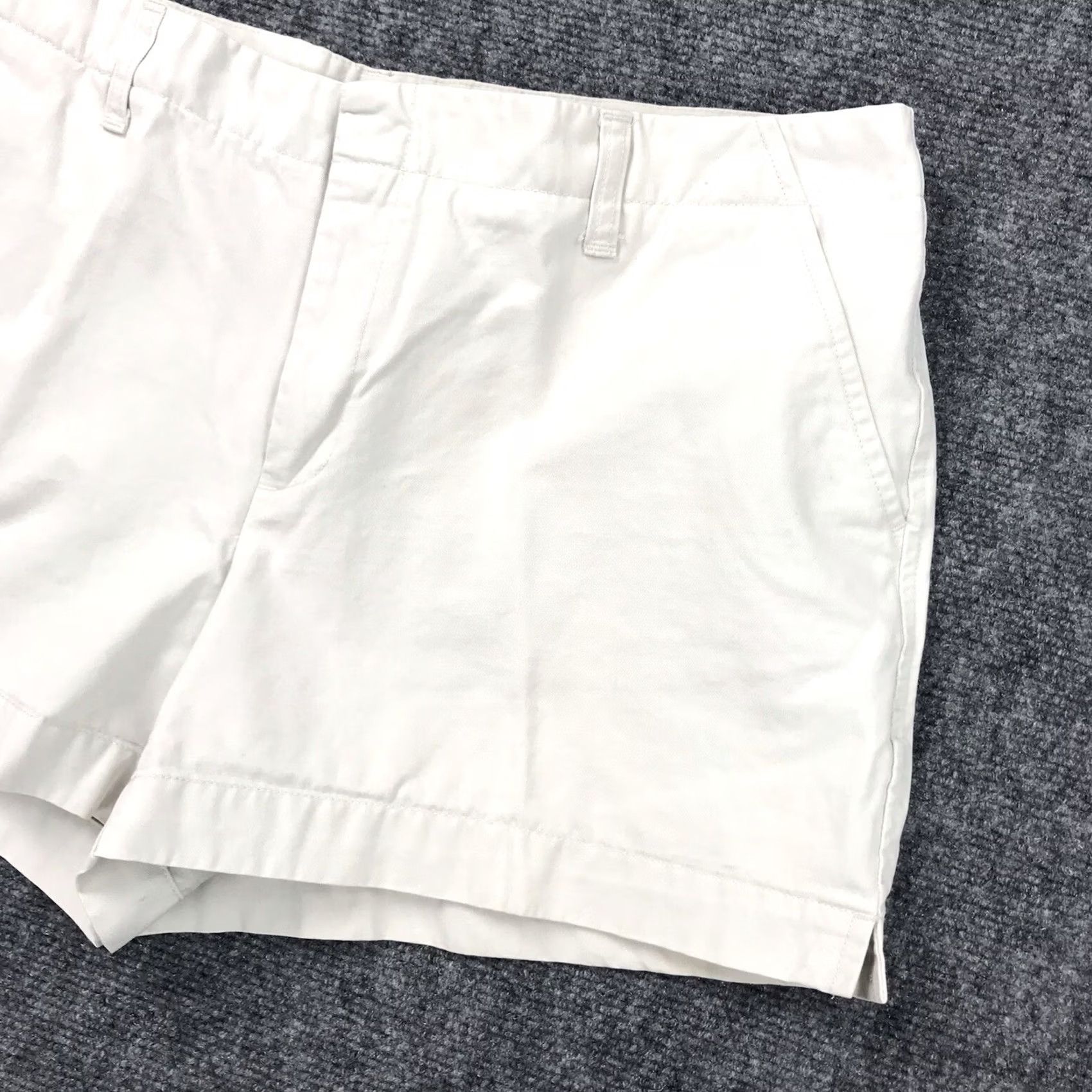 Old Navy Old Navy Casual Beige Khaki Chino Shorts Women’s Size 12 Pockets 100% Cotton Size 34" / US 12 / IT 48 - 4 Thumbnail