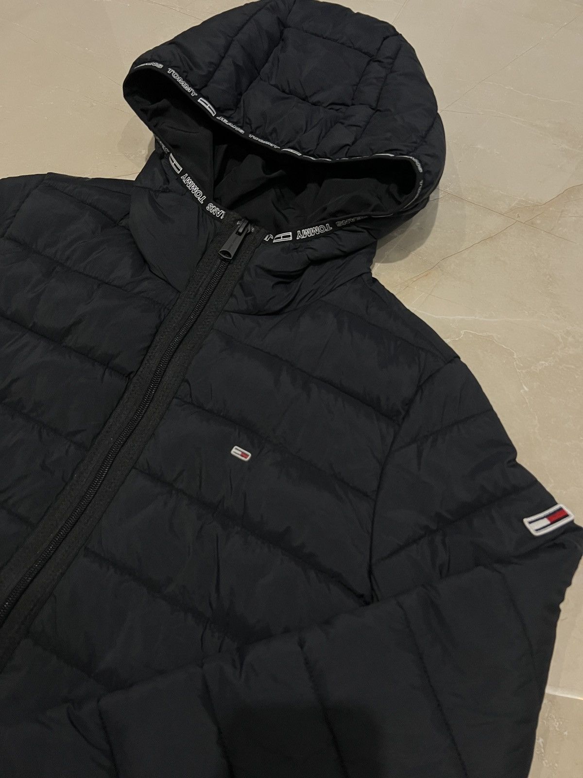 Vintage Vintage Tommy Hilfiger Micro Puffer Jacket with Zip Closure Size US M / EU 48-50 / 2 - 3 Thumbnail