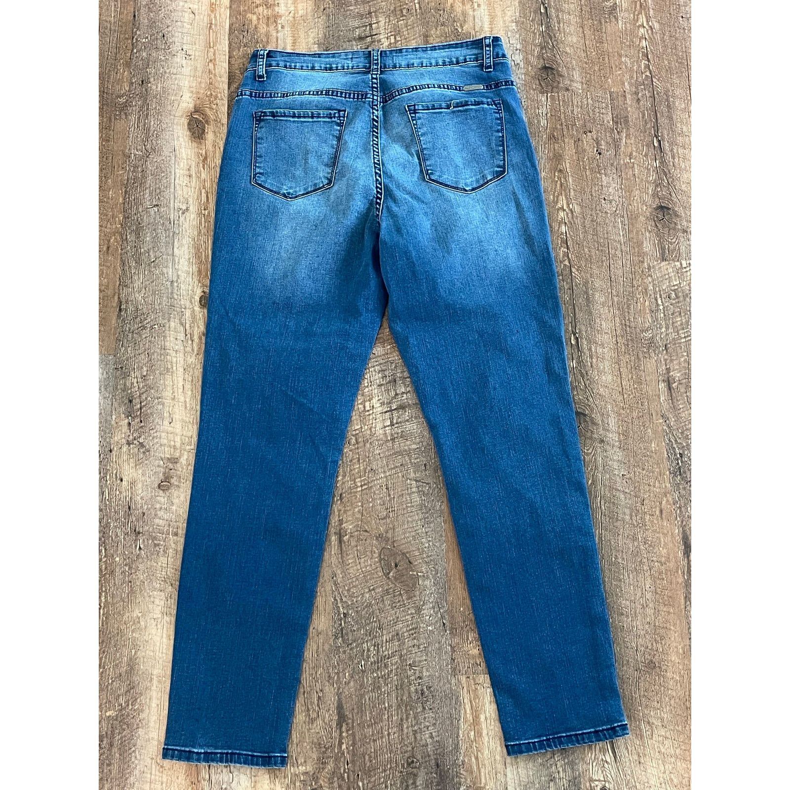 Other KanCan ladies jeans 13/30 straight leg, medium wash Size 30" / US 8 / IT 44 - 2 Thumbnail