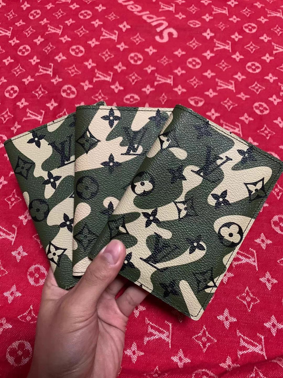 Louis Vuitton Louis Vuitton x Takashi Murakami Q14 Size ONE SIZE - 1 Thumbnail
