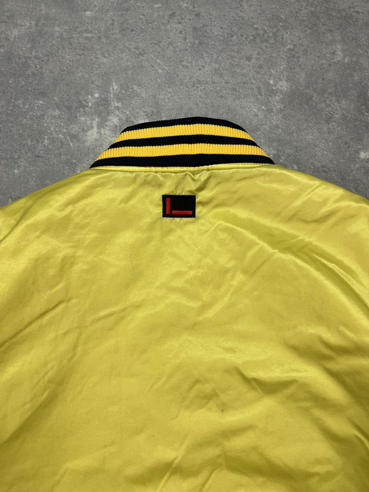 Fubu 90s Fubu Vintage Big Logo Made OG Bomber Jacket XL XXL Rare Size US XL / EU 56 / 4 - 19 Thumbnail