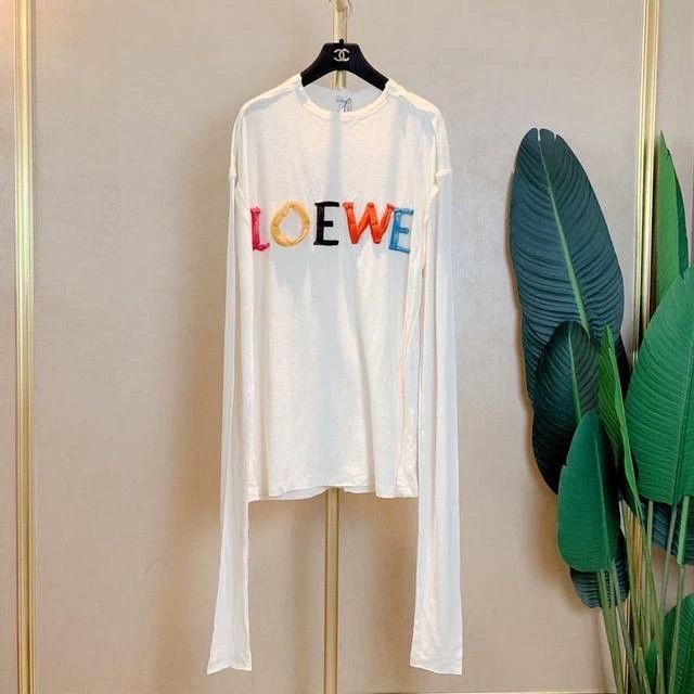 Loewe LOEWE White large logo shirt Size XL / US 12-14 / IT 48-50 - 1 Thumbnail