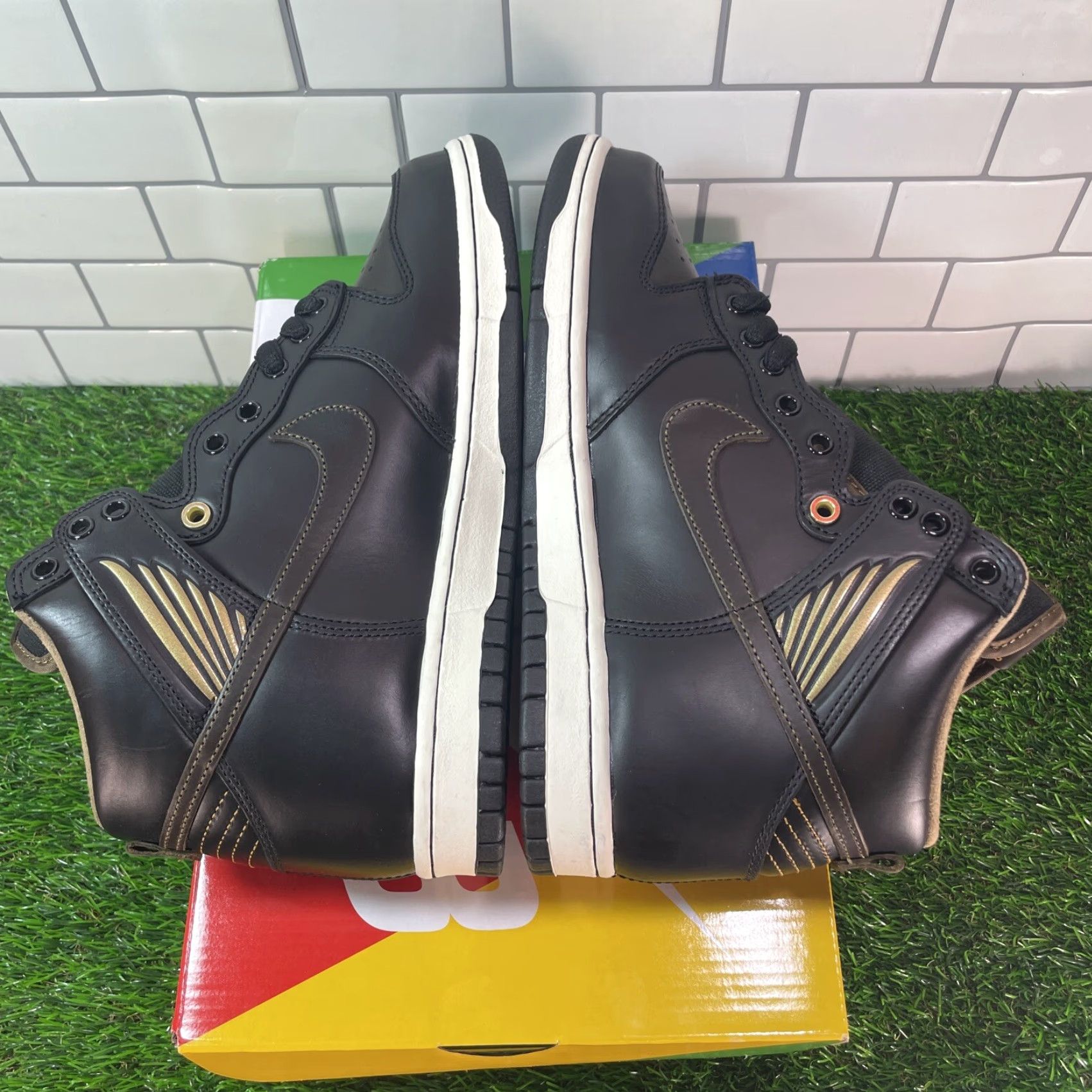 Nike Nike SB Dunk High Men’s 8.5 Pawnshop FJ0445-001 Sneakers Black Gold Mens Shoes New High Top Size US 8 / EU 41 - 7 Thumbnail