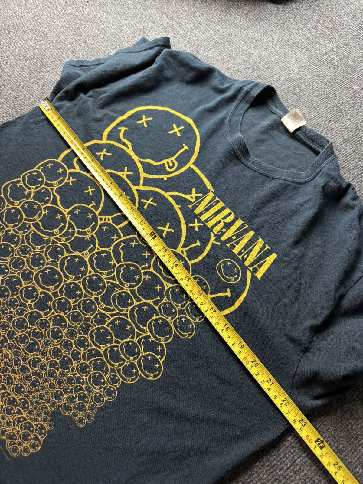 Nirvana 2007❤️‍🔥 Nirvana / Kurt Cobain Band 00s Smiley Face Graphic Tee Size US L / EU 52-54 / 3 - 16 Thumbnail