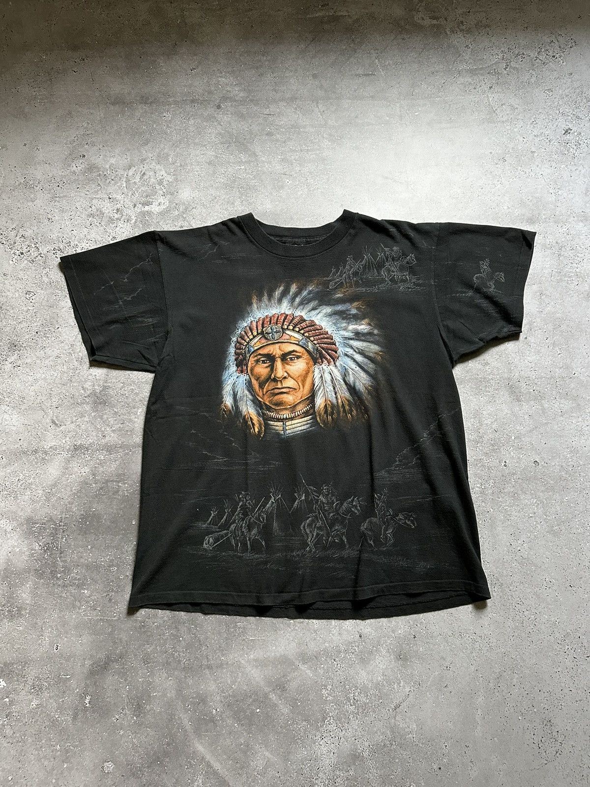 Vintage Vintage 90s 3D Emblem Indians Native American T-Shirt Size US XL / EU 56 / 4 - 1 Thumbnail