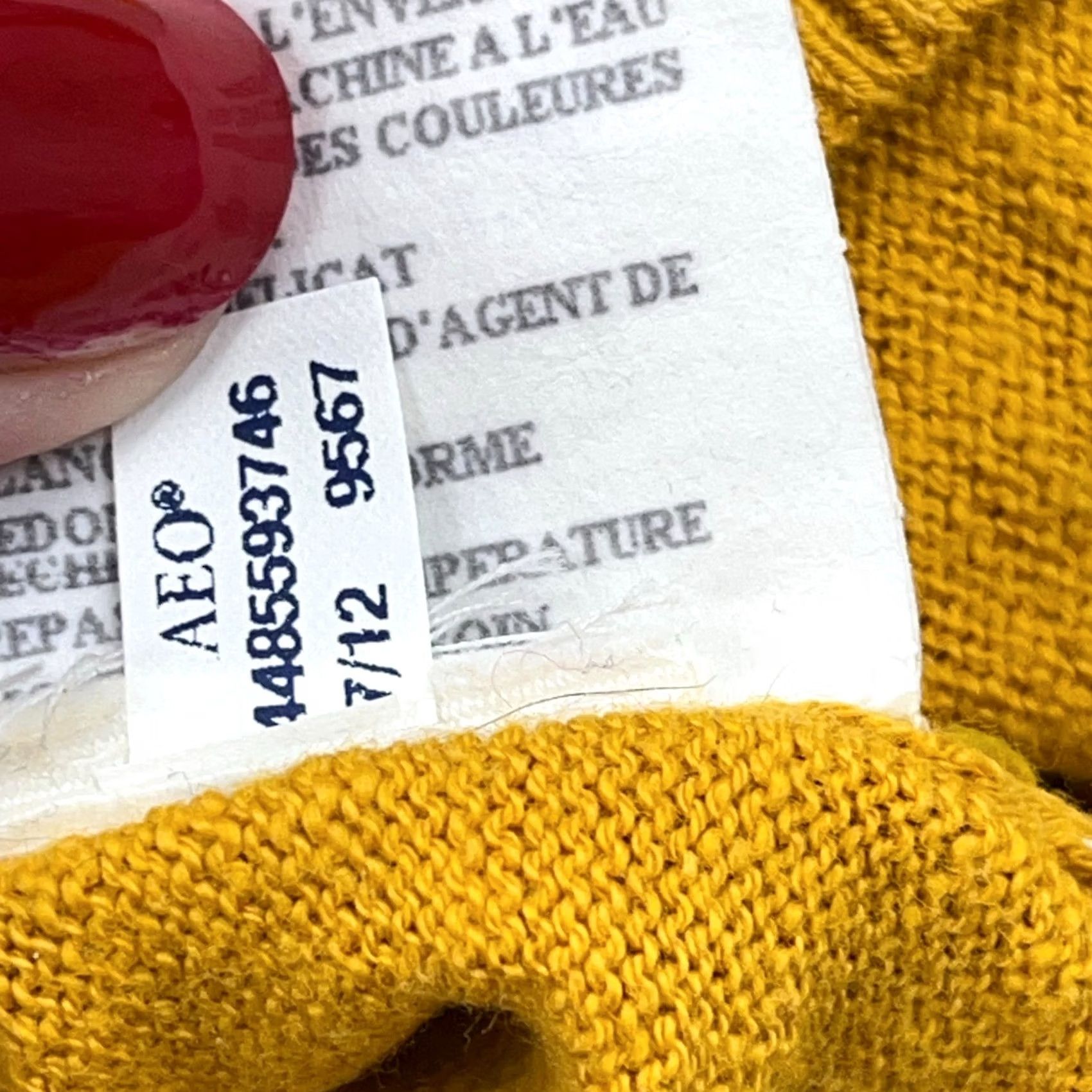 American Eagle Outfitters American Eagle Outfitters Sweater Men XL Yellow Athletic Fit V Neck Pullover VTG Y2K Adult Size US XL / EU 56 / 4 - 6 Thumbnail