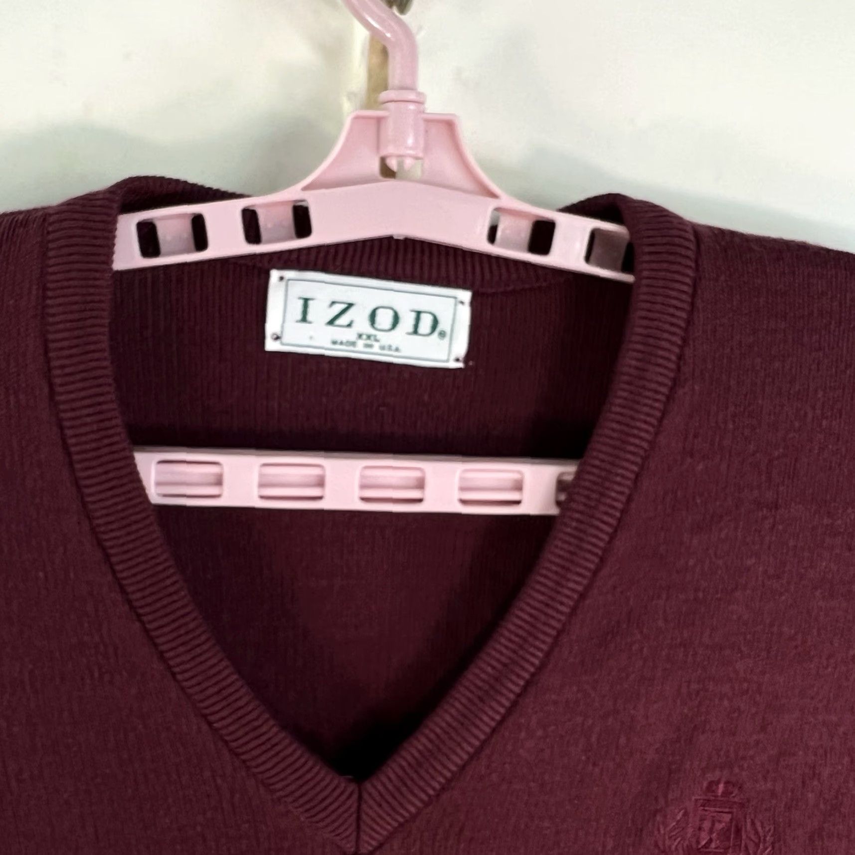 Izod VTG IZOD V-Neck Sweater Mens 2XL Maroon Knit Pullover USA Made Vintage Regular Fit Long Sleeve USA Theme Size US XXL / EU 58 / 5 - 4 Thumbnail