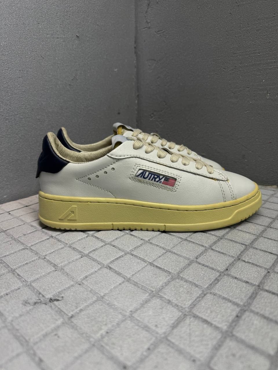 AUTRY AUTRY Dallas Low Leather SP “Leat White” 2022 Size US 5 / EU 37 - 4 Thumbnail