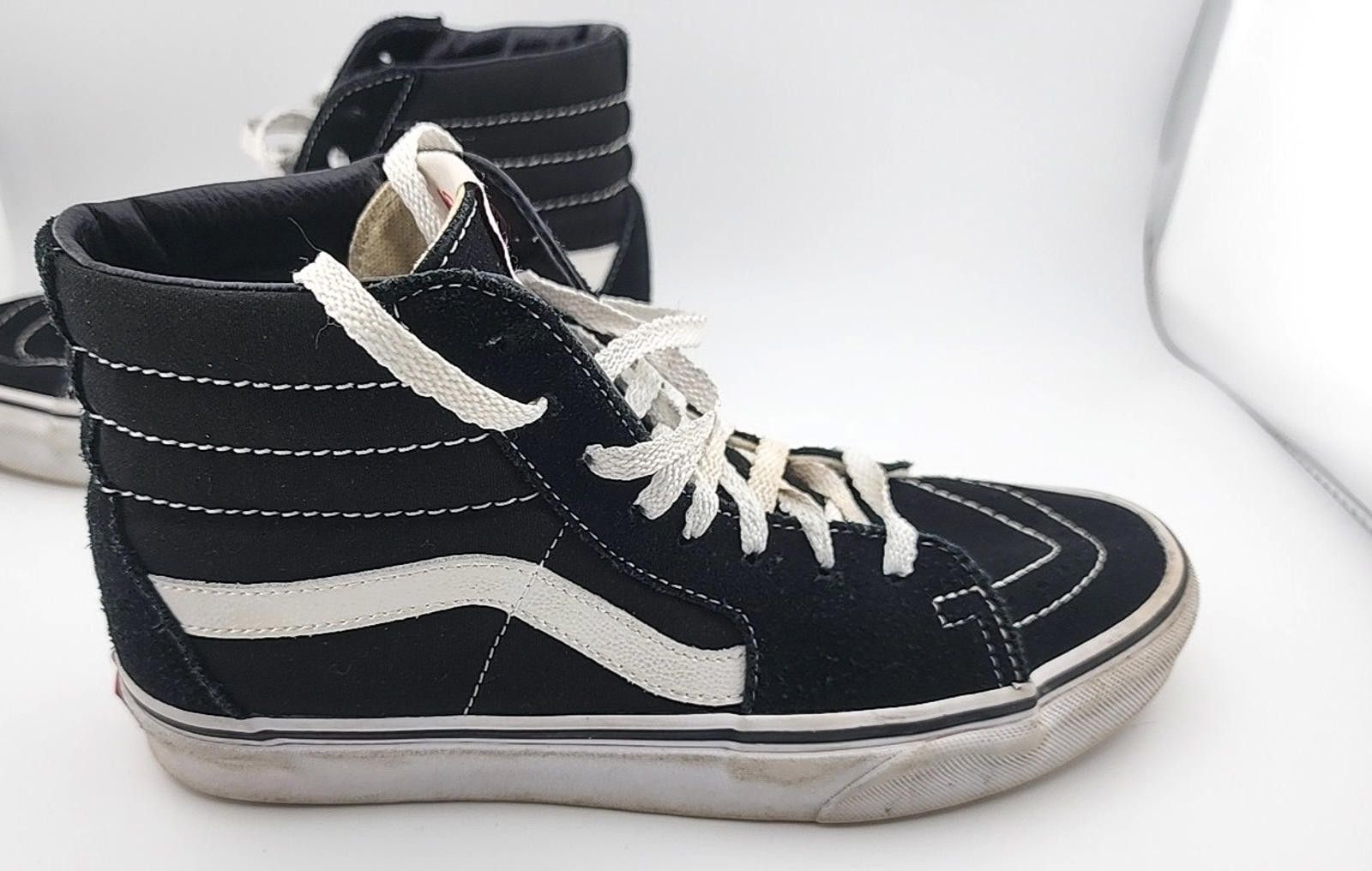 Vans Vans Shoes Hi Tops Men 7.5 Women 9 Black Suede Off The Wall Size US 7.5 / EU 40-41 - 12 Thumbnail