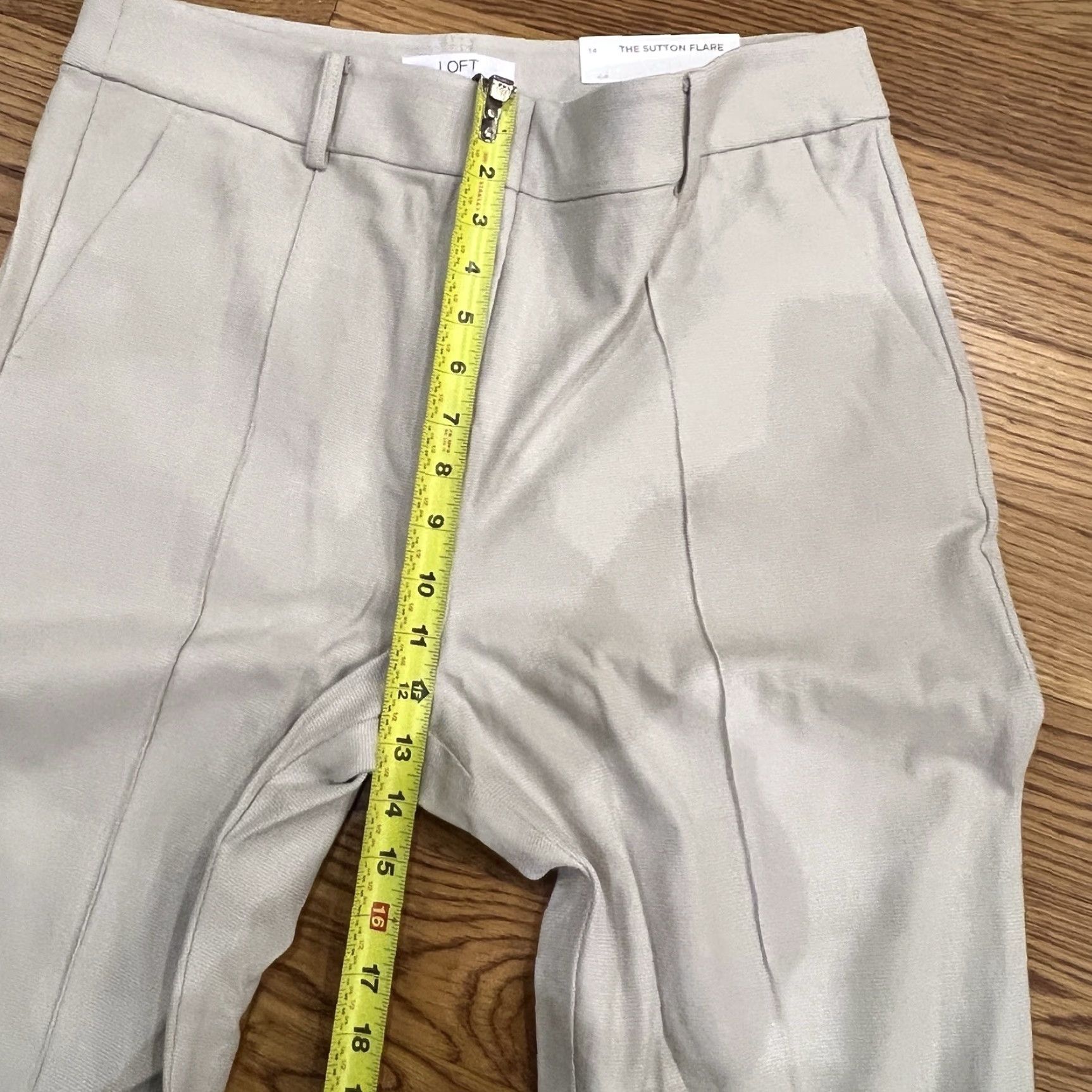 Loft LOFT NWT Pants Womens 14 Sutton Flare Dress Pants Beige High Rise Flat Front Zip 30 Inseam Pockets Easy Care Preppy City Workwear Mens? Girls? Wait. Size 36" / US 14 / IT 50 - 7 Thumbnail