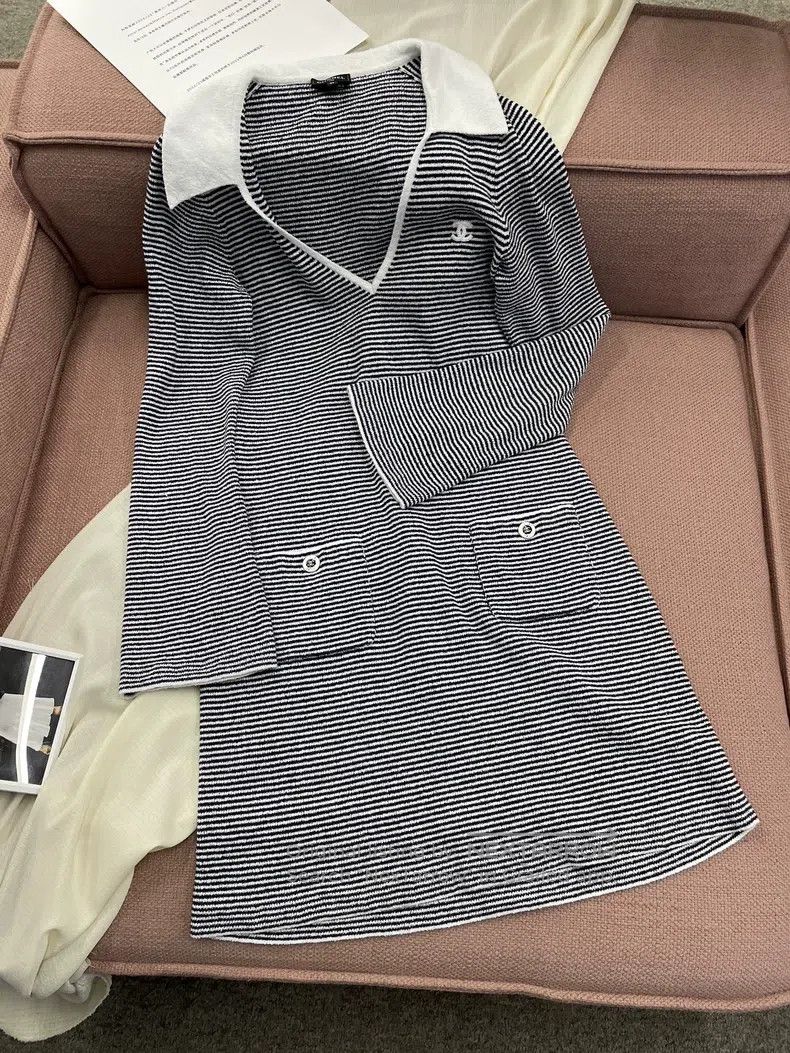 Chanel 23C black and white striped logo double C long slee
