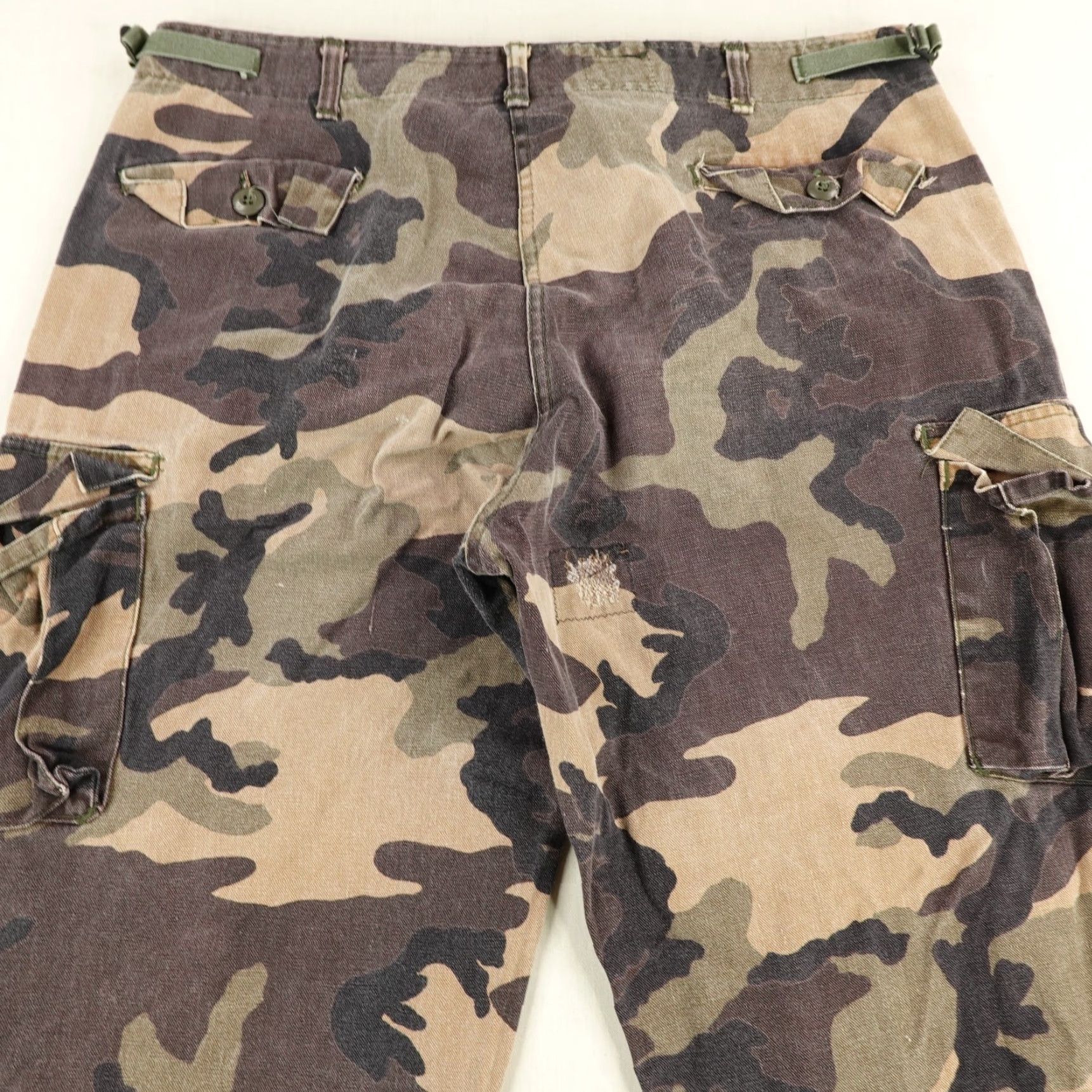 Vintage VINTAGE Gung Ho Pants Mens Large 32 Camouflage Cargo Military USA 90s Mens Pants 32 Green Camouflage Front Button Adjustable Waist Drawstring Hem Size US 33 - 5 Thumbnail