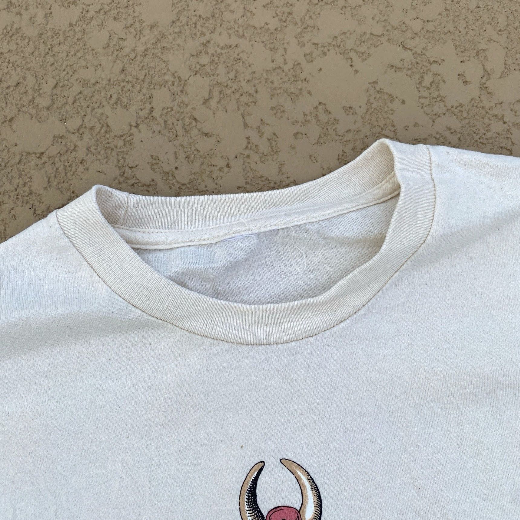 Gildan VINTAGE Highlander 1997 90s T-Shirt Men’s Sz L Movie Promo TV Sword Tee Shirt Tan Mens L Size US L / EU 52-54 / 3 - 3 Thumbnail