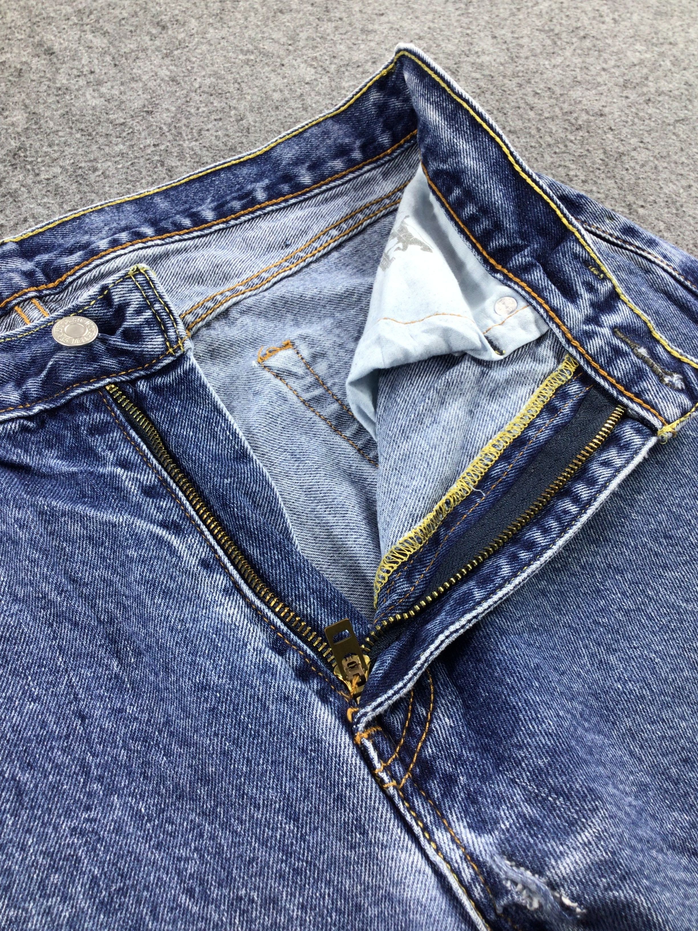 Levi's Vintage Levis 505 Jeans Blue Wash Denim KJ298 Size US 34 / EU 50 - 9 Thumbnail