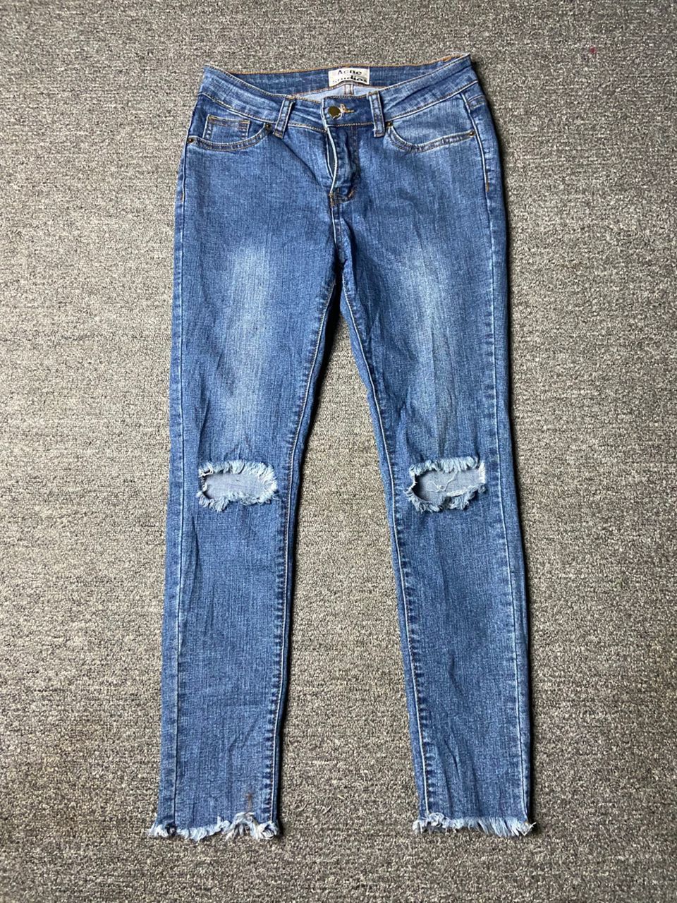 Acne Studios Acne Studios Knee Ripped Denim Jeans (162) Size 27" / US 4 / IT 40 - 1 Thumbnail
