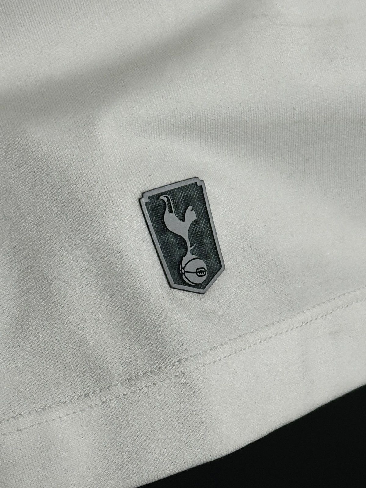 Under Armour Tottenham Hotspur 14/15 Home Football Jersey Size US L / EU 52-54 / 3 - 4 Thumbnail