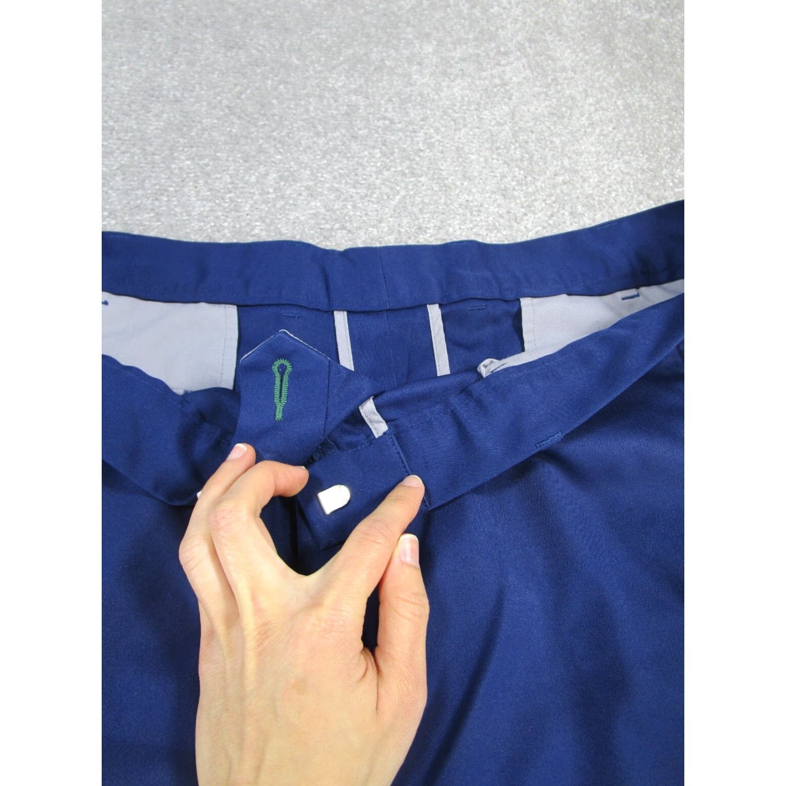 Vintage Bobby Jones Shorts Mens 40 Dark Blue Polyester Chino Size US 40 / EU 56 - 2 Thumbnail