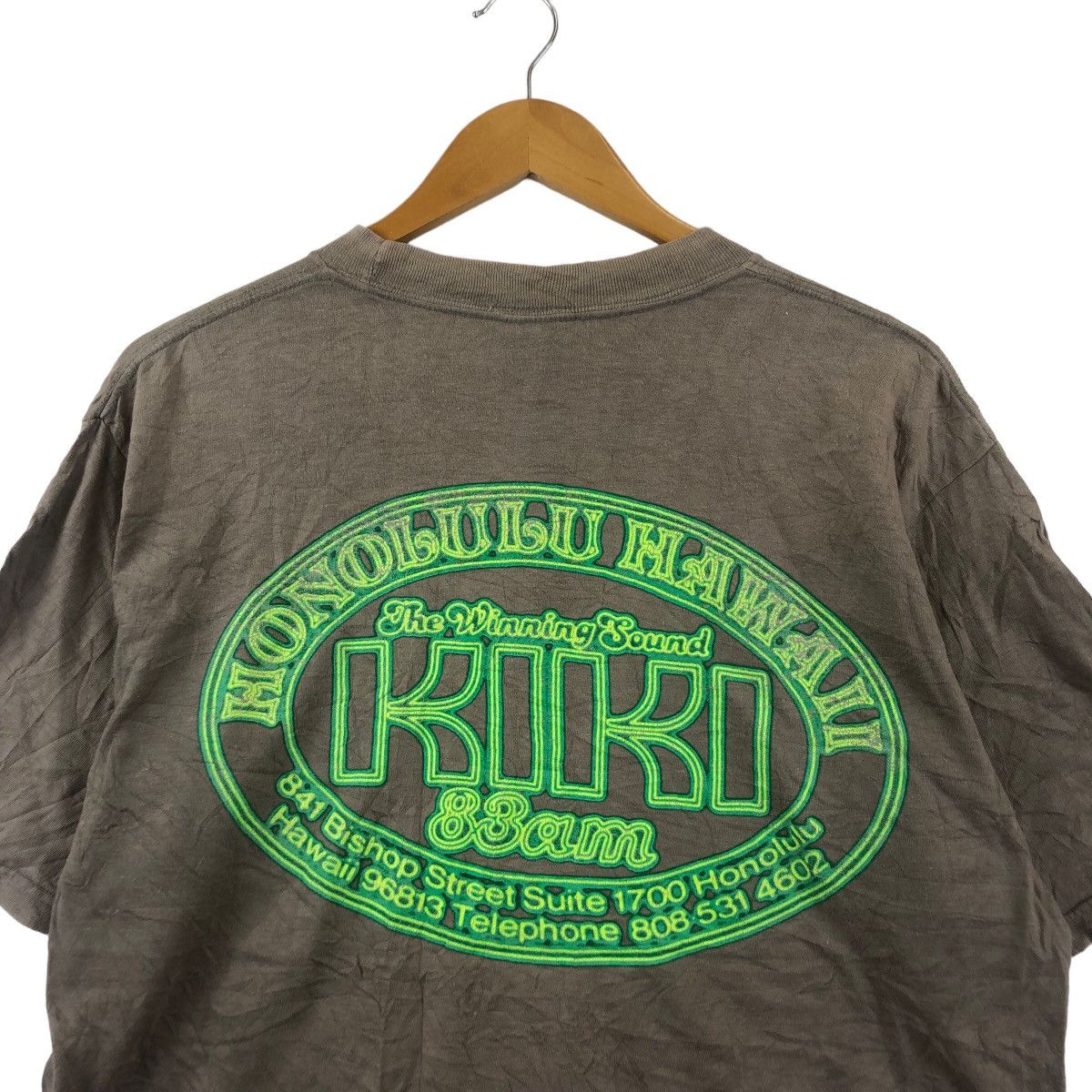 Vintage Vintage KIKI HONOLULU HAWAII Surf Beach Radio Tee Shirt Size US XL / EU 56 / 4 - 2 Thumbnail
