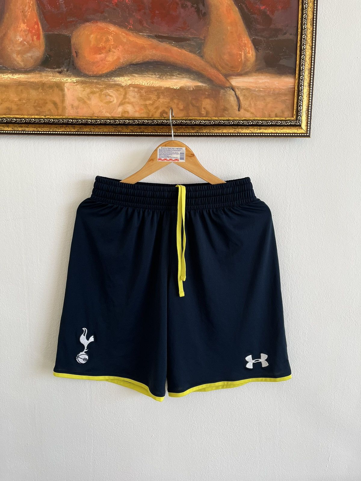 Under Armour TOTTENHAM HOTSPUR 2014 2015 FOOTBALL SHORTS UNDER ARMOUR Size US 31 - 1 Thumbnail