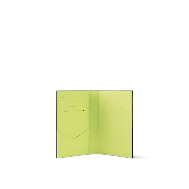 Louis Vuitton Passport Cover Size ONE SIZE - 3 Thumbnail