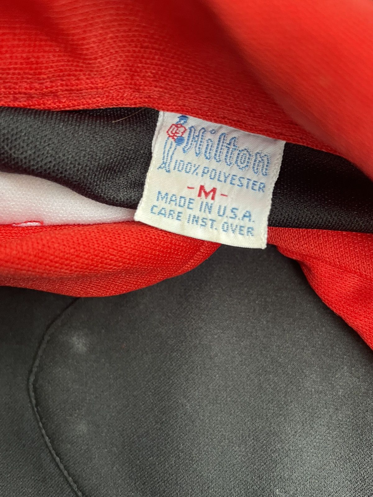 Vintage Vintage Hilton Polo Tshirt Size US M / EU 48-50 / 2 - 13 Thumbnail