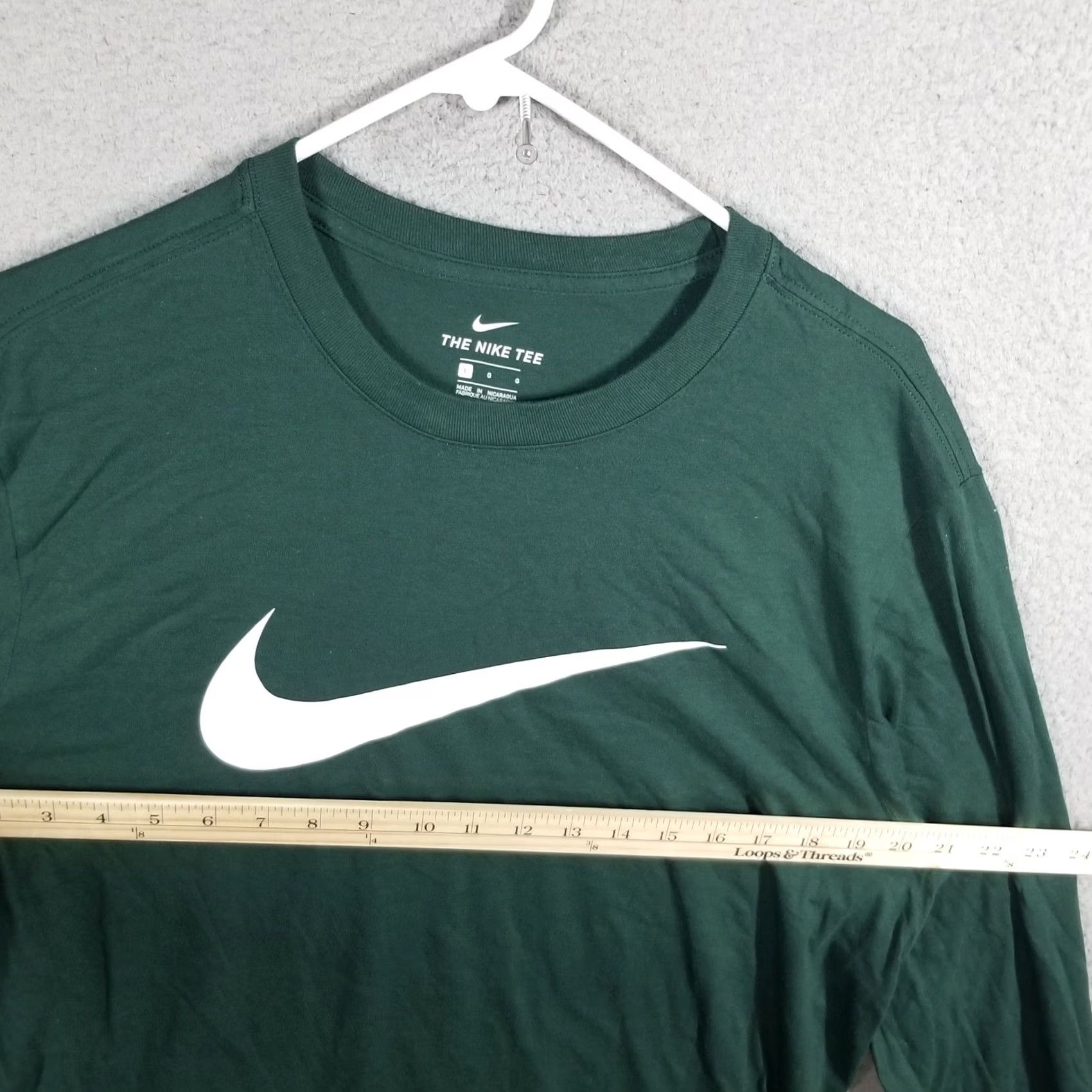 Nike Nike Shirt Mens L Green Swoosh Logo The Nike Tee Long Sleeve Cotton Size US L / EU 52-54 / 3 - 6 Thumbnail