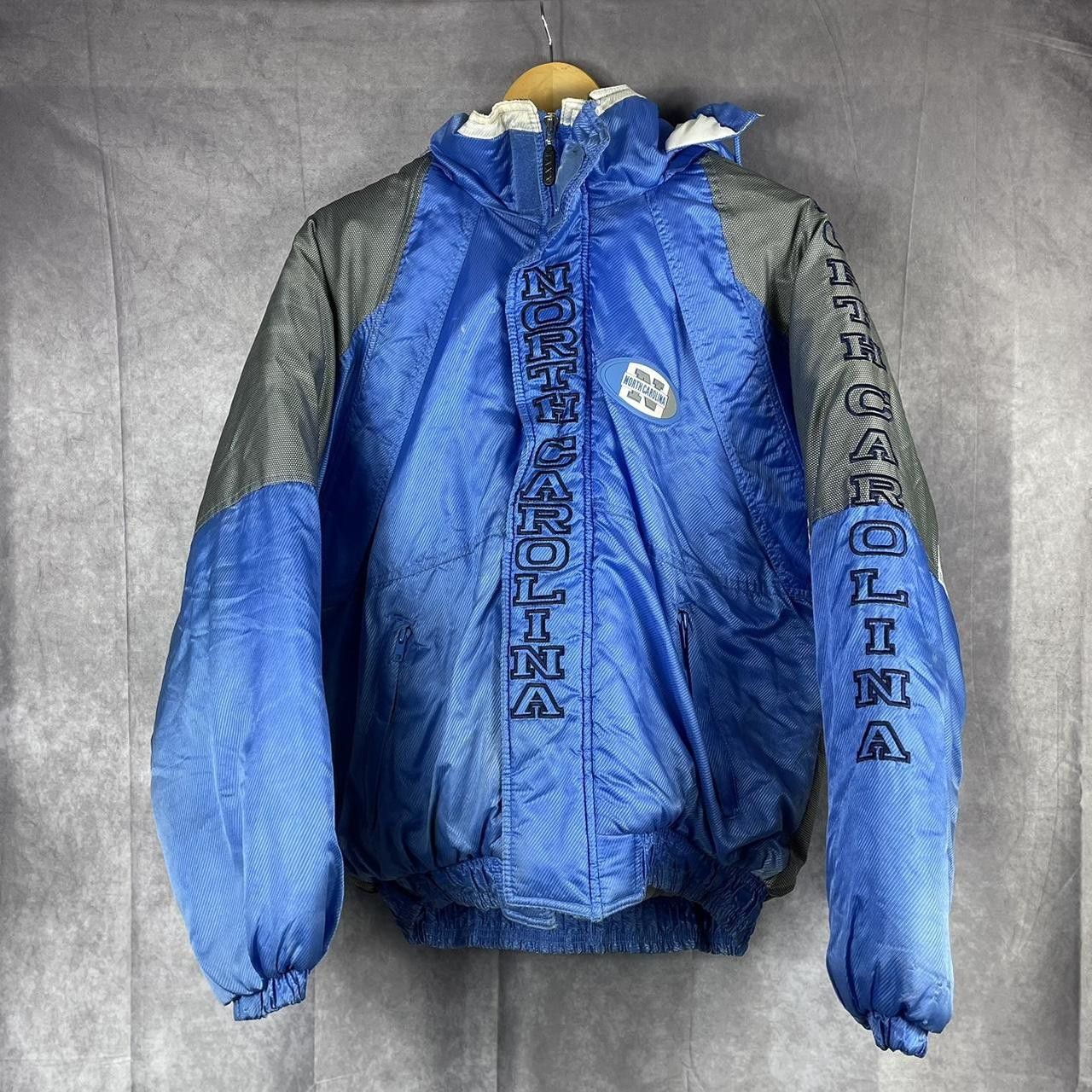 image of 90's Unc Carolina Tar Heels Puffer Jacket in Blue, Men's (Size Medium)