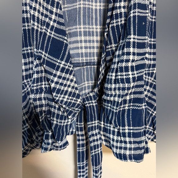 Aritzia Wilfred Free Navy White Plaid Wrap Tie Blouse XS Size XS / US 0-2 / IT 36-38 - 4 Thumbnail