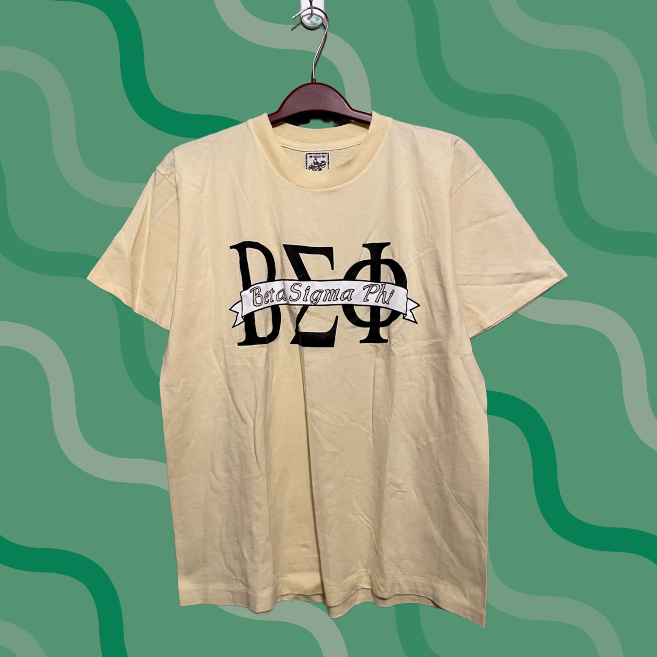 Vintage VINTAGE Beta Sigma Phi Fraternity Yellow T-Shirt L Mens 90s Cotton Graphic Print Short Sleeve 28" Length 21" Pit to Pit Size US L / EU 52-54 / 3 - 1 Thumbnail