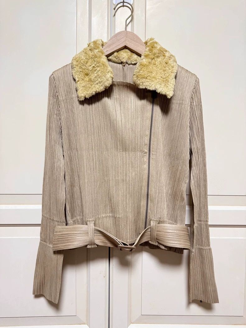 Issey Miyake Issey Miyake size:4 Beige pleated jacket Size XS / US 0-2 / IT 36-38 - 1 Thumbnail