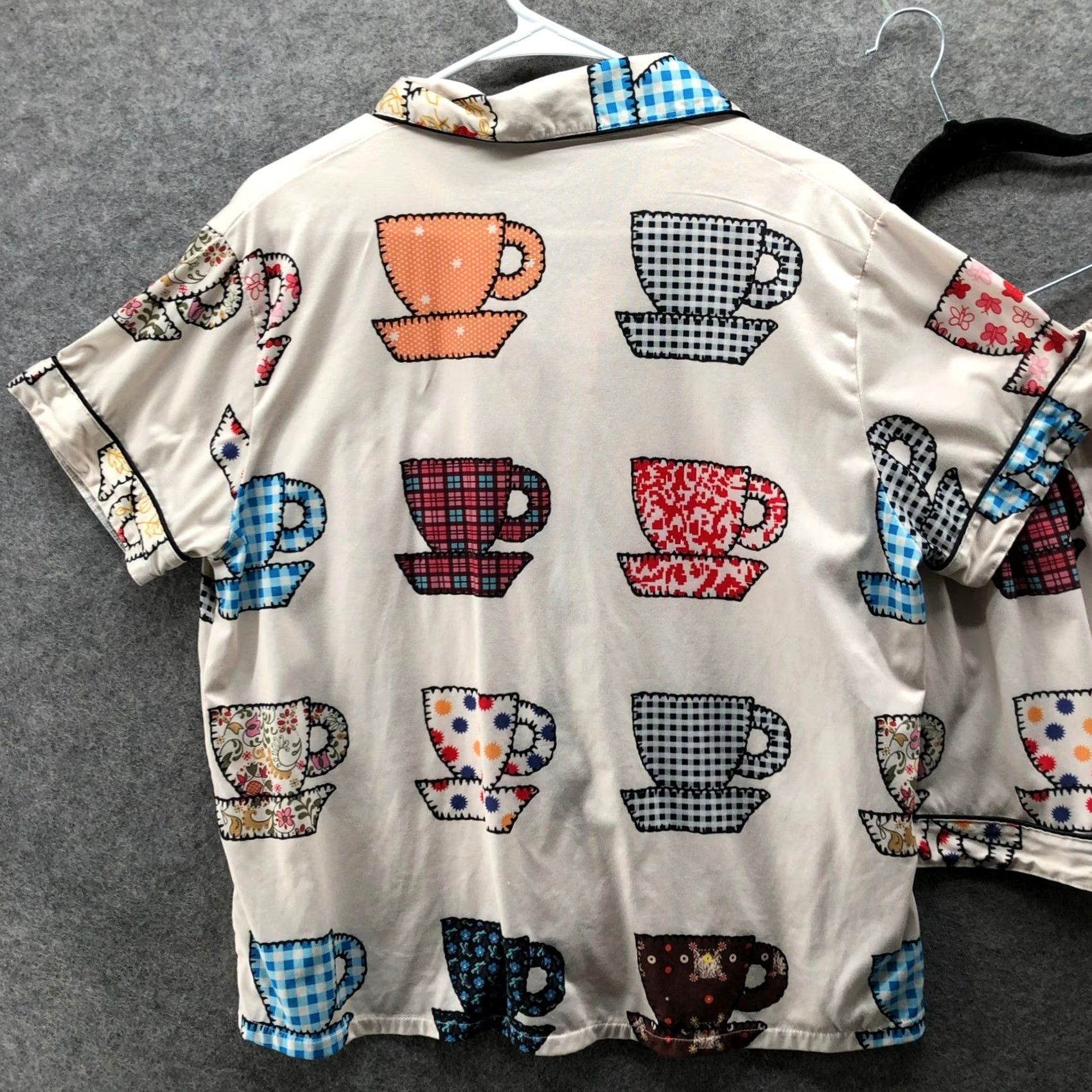 Vintage Womens XL Teacup Print Pajama Set Short Sleeve Shorts 2 Piece Patchwork Beige Size 40" / US 18 - 3 Thumbnail