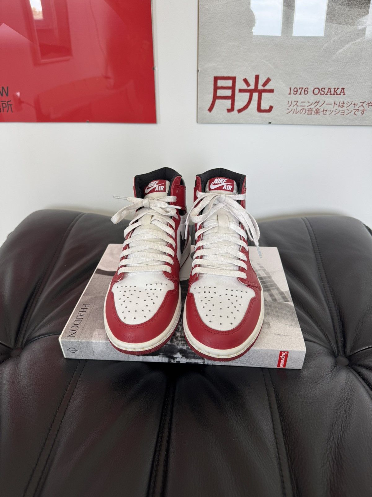 Nike Nike Air Jordan 1 High Chicago 2015 Hype Sneakers Last Dance Size US 7.5 / EU 40-41 - 2 Thumbnail