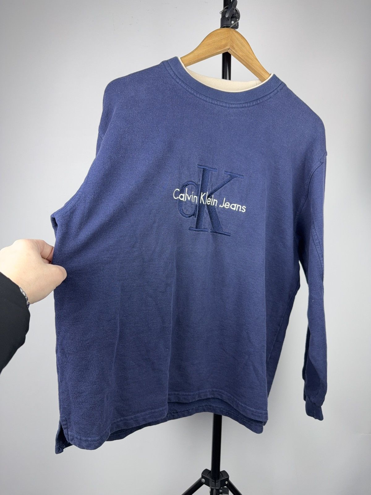 Calvin Klein Vintage 90s Calvin Klein Jeans Embroidered Logo Sweatshirt Size US L / EU 52-54 / 3 - 4 Thumbnail