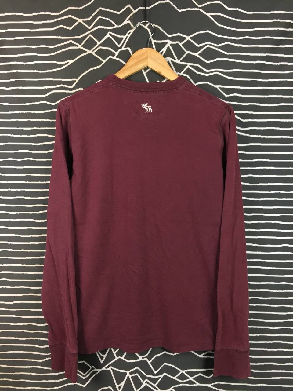 Abercrombie & Fitch Abercrombie & Fitch Spellout Logo Muscle Fit Long Sleeve Tee Size US S / EU 44-46 / 1 - 5 Thumbnail