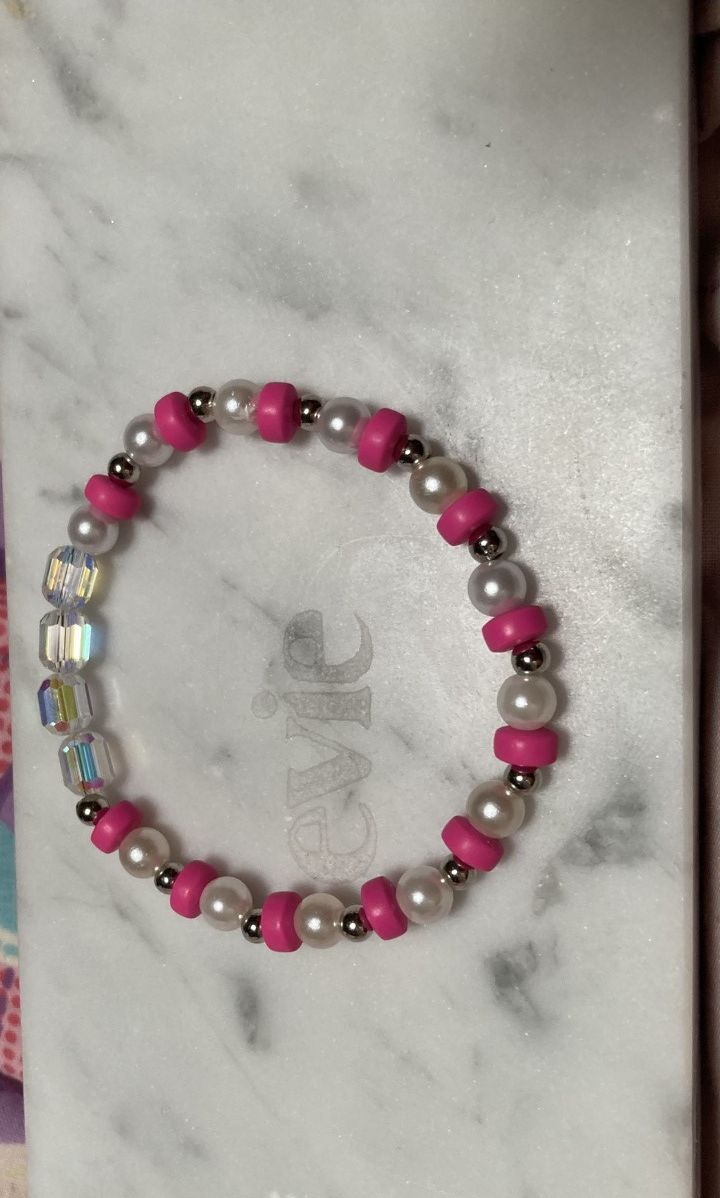 Other Faux pearl and irredecent beaded bracelet Size ONE SIZE - 1 Preview