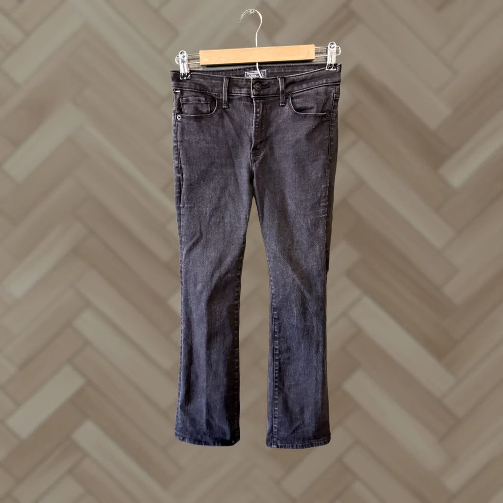 Abercrombie & Fitch Abercrombie & Fitch Jeans Womens Black Straight Regular 27/4S Denim 28 Inseam Size 27/4S Adults Womens Black Straight Jeans Size 27" / US 4 / IT 40 - 1 Thumbnail