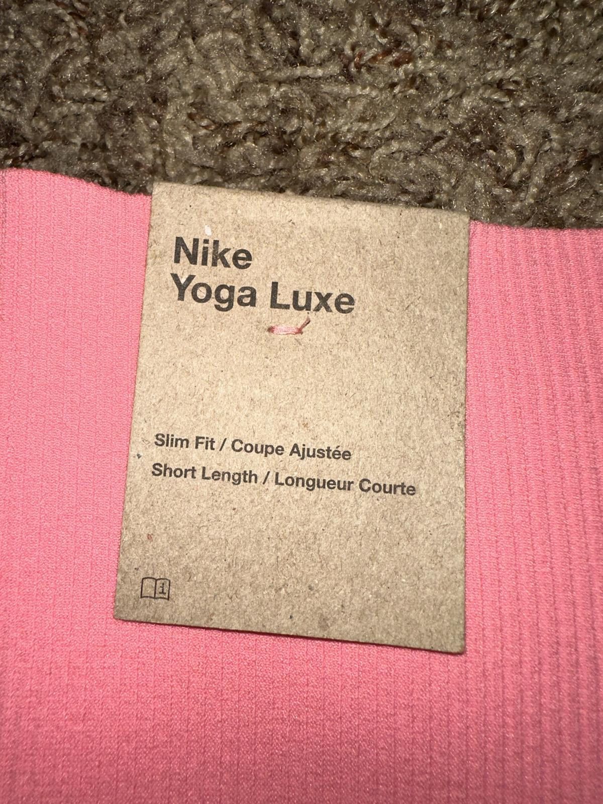 Nike Nike Women’s Dri-Fit High-Wasted Advance Yoga Shorts Sample Size 28" / US 6 / IT 42 - 11 Thumbnail