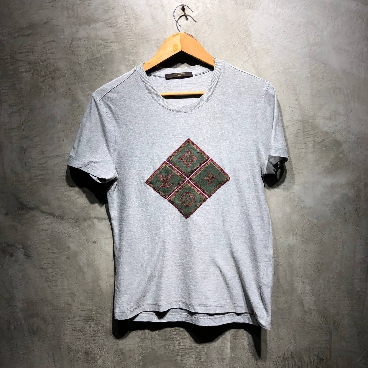 Louis Vuitton Louis Vuitton Velvet Logo tee Size US S / EU 44-46 / 1 - 1 Thumbnail