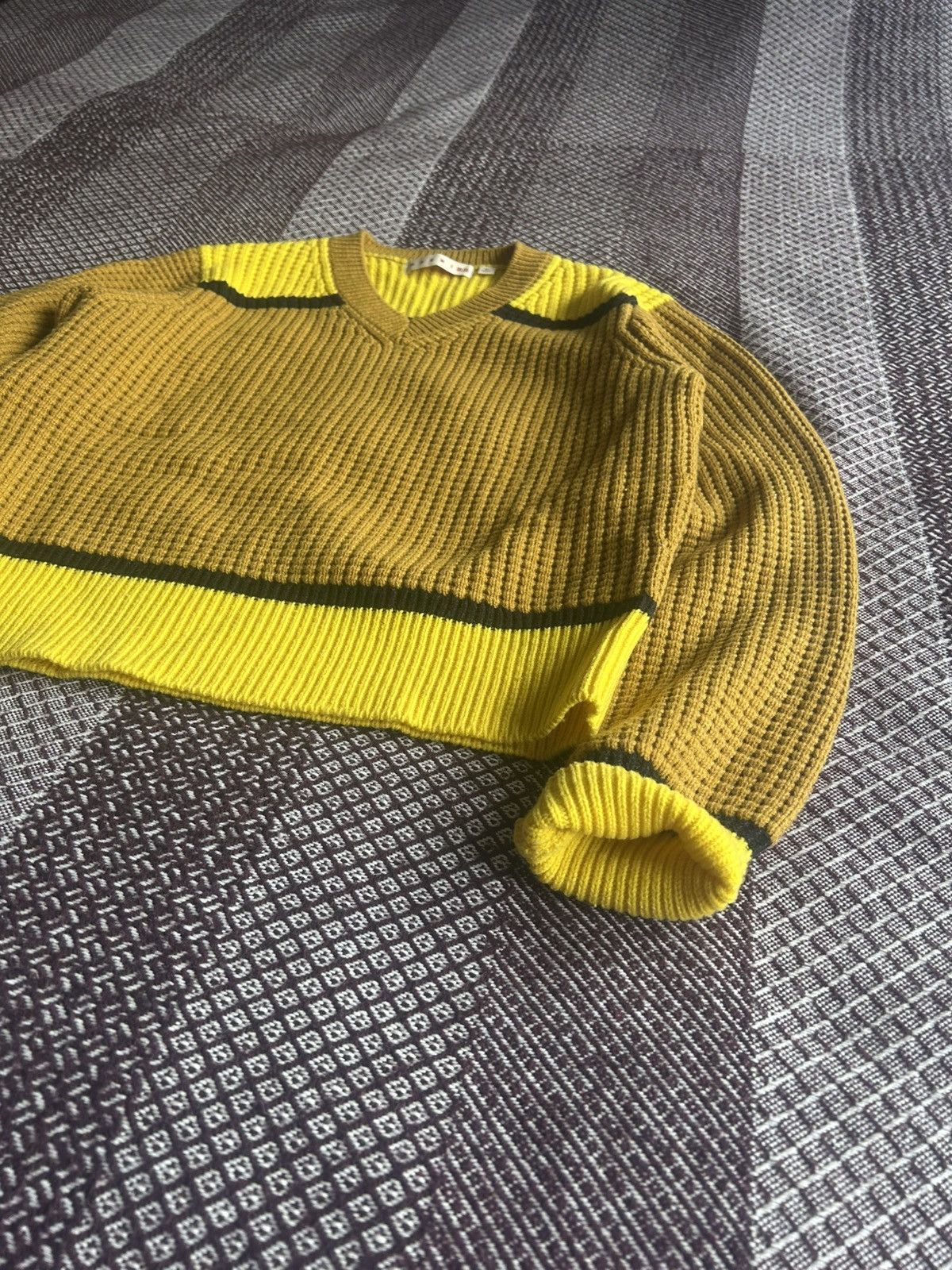 Japanese Brand × Marni Uniqlo x Marni Knitted V Neck Long Sleeve Sweater Streetwear Size XL / US 12-14 / IT 48-50 - 6 Thumbnail