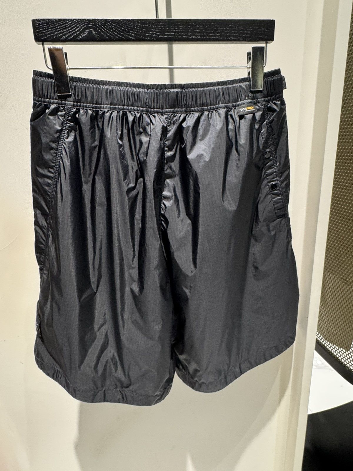 Stone Island NWT Compass Patch Zip Pocket Casual Shorts - Navy Blue, 30 Size US 30 / EU 46 - 2 Thumbnail