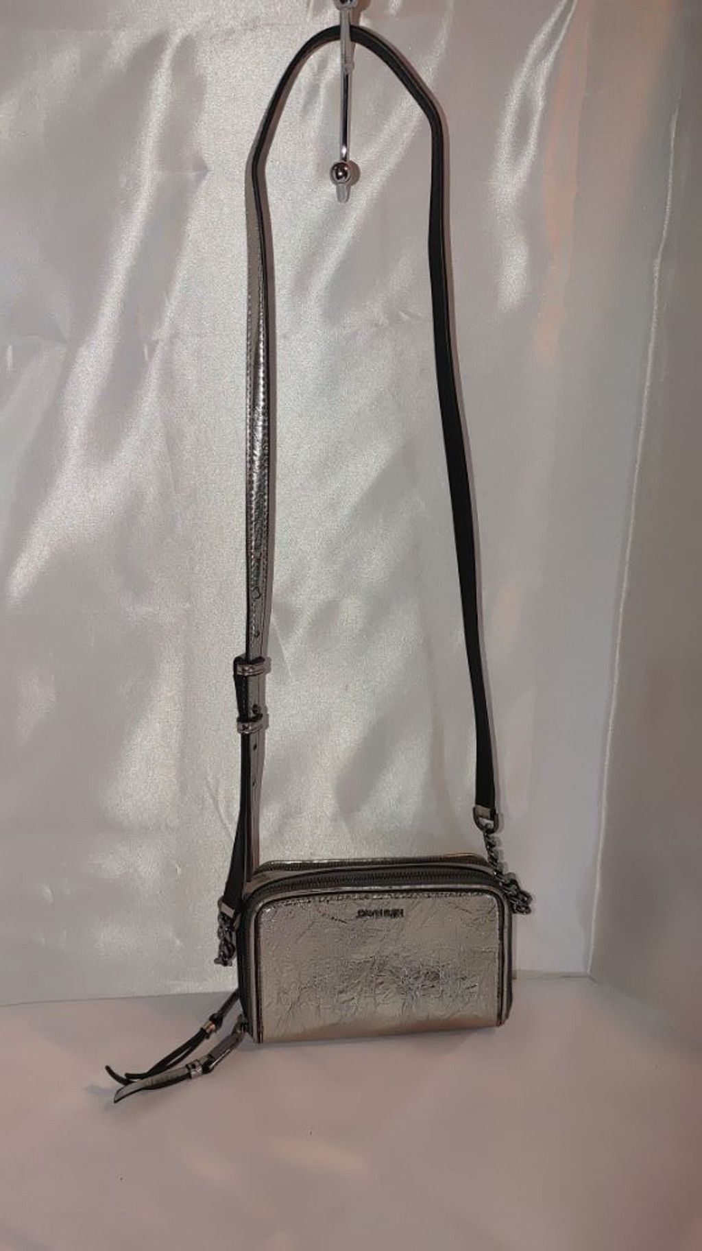 Calvin Klein Calvin Klein Marybelle Metallic Silver Crossbody Size ONE SIZE - 2 Thumbnail