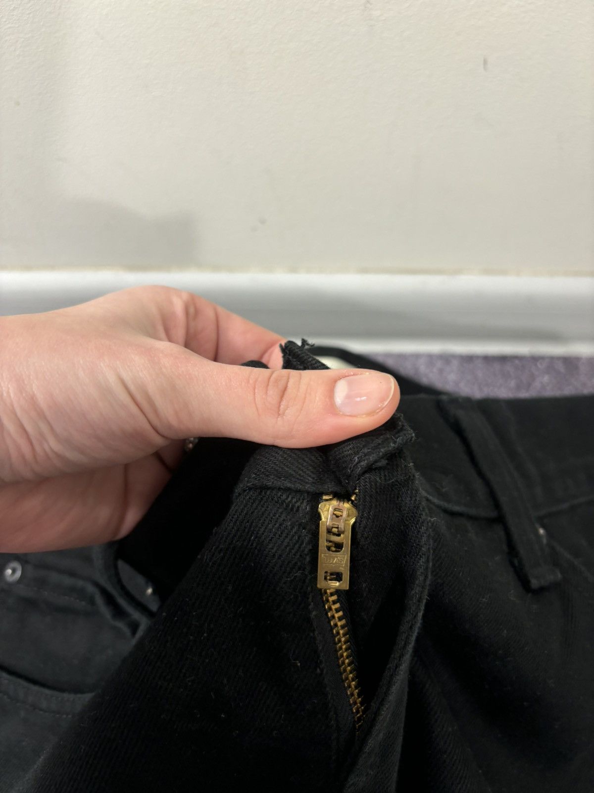 Levi's Vintage Levi’s 506 Men’s Straight Fit USA Black Denim Jeans Size US 36 / EU 52 - 19 Thumbnail