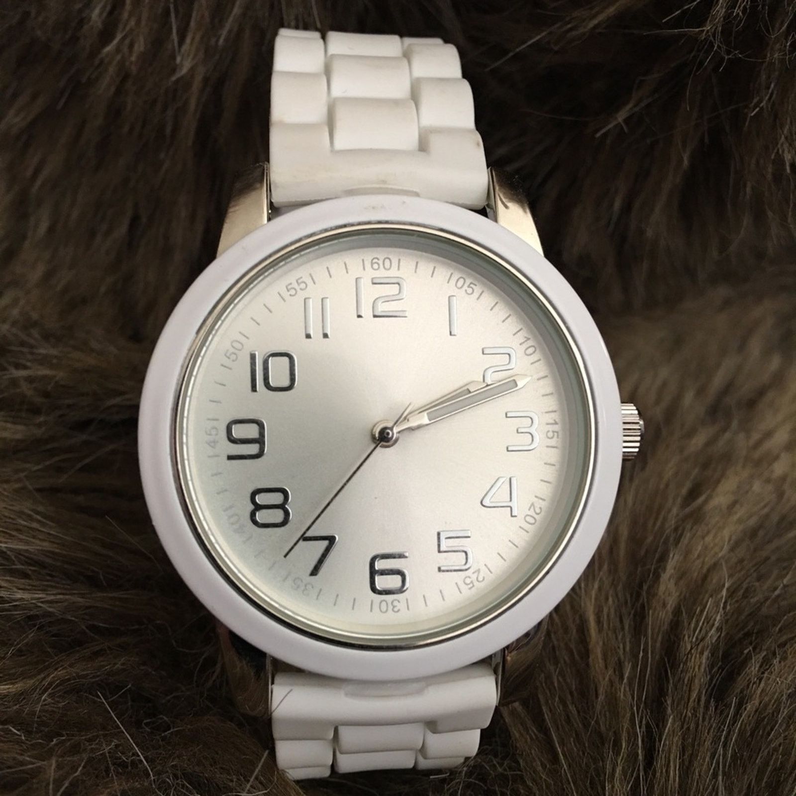 Jewelry Ladies white silicone band silver tone watch Size ONE SIZE - 1 Thumbnail