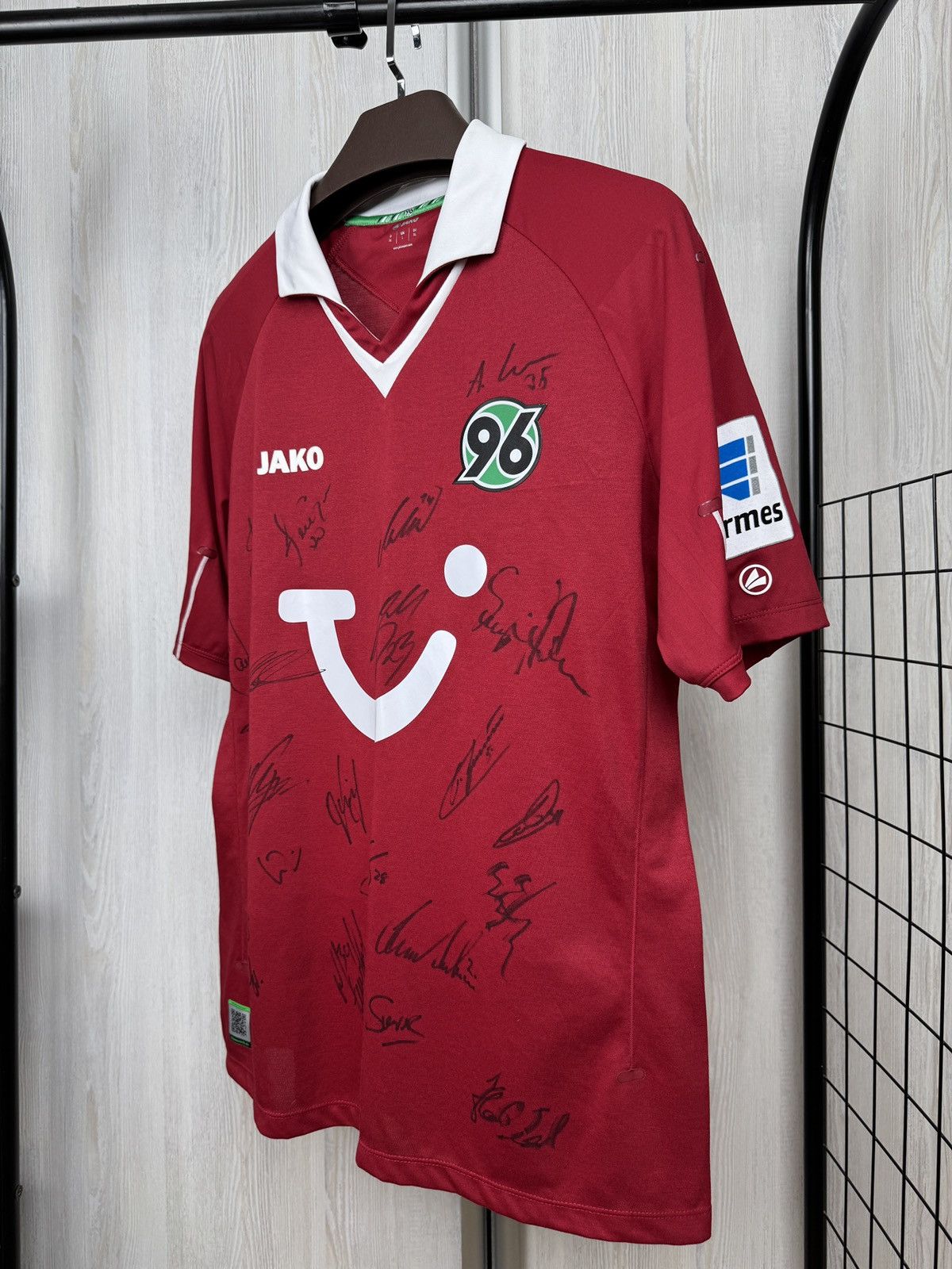 Other HANNOVER 96 2012 13 HOME Player Issue Shirt JAKO #17 DJOUROU Size US L / EU 52-54 / 3 - 6 Thumbnail