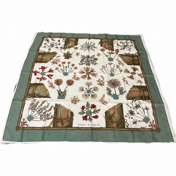 Hermes Hermes Hermes 100% Silk 90cm Carre 90 Gavarnie Pressed Flower Scarf Canvas Scarf in Great Condition Size ONE SIZE - 1 Thumbnail