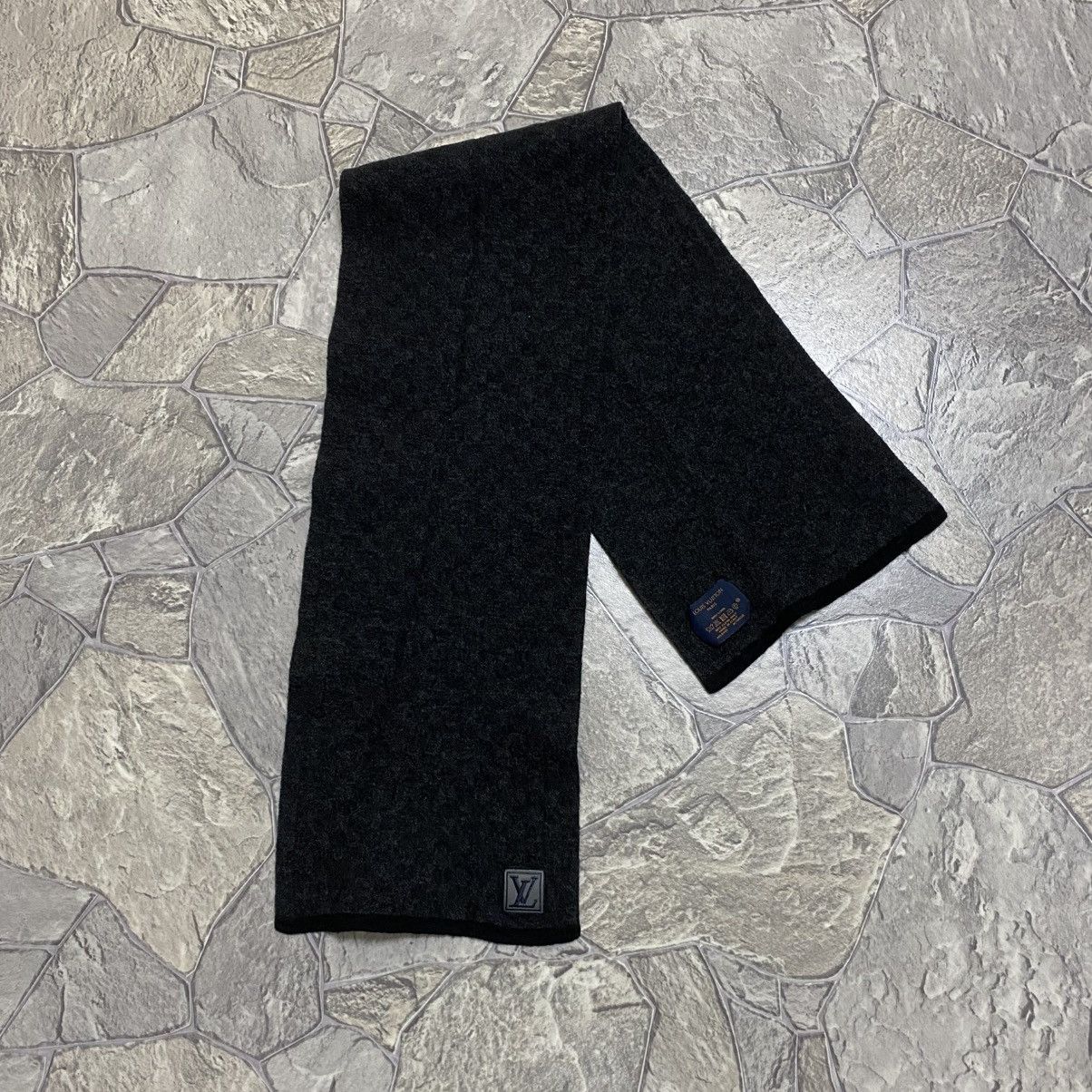 Louis Vuitton Louis Vuitton Scarf Damier LV Logo Gray and Black Wool Size ONE SIZE - 3 Thumbnail