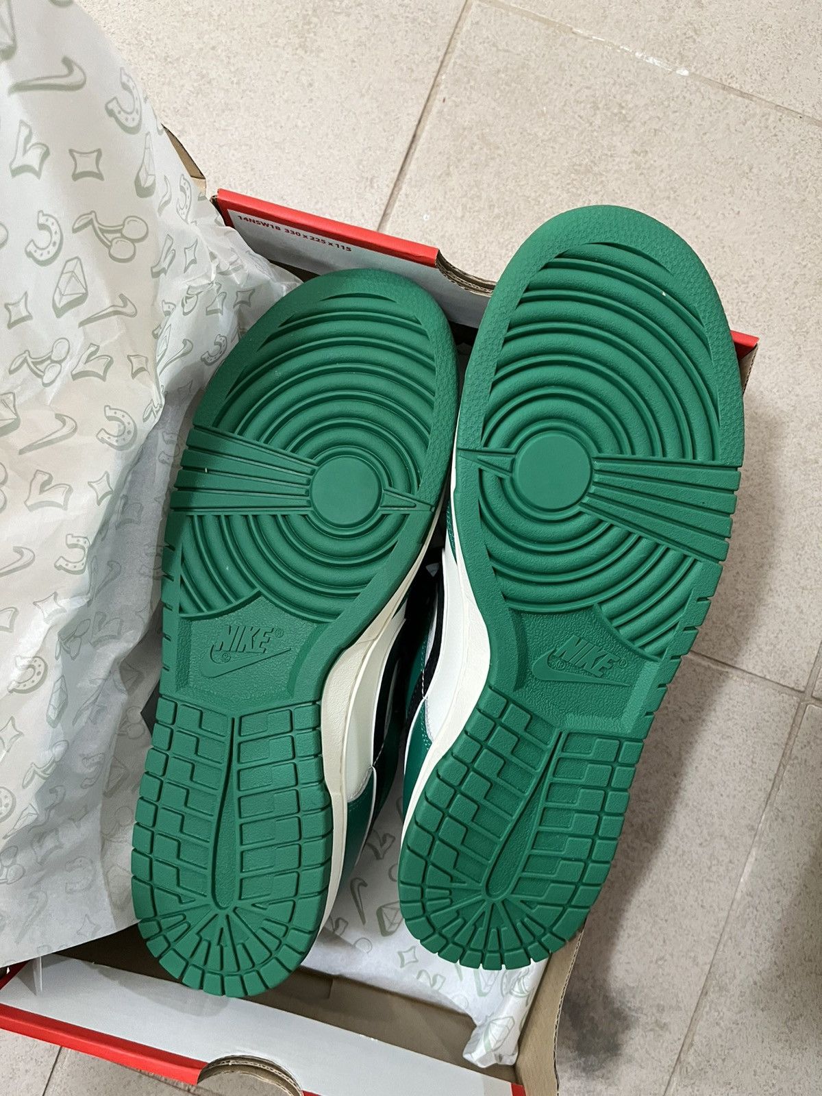 Nike Nike dunk low lottery pack malachite green Size US 10.5 / EU 43-44 - 8 Thumbnail