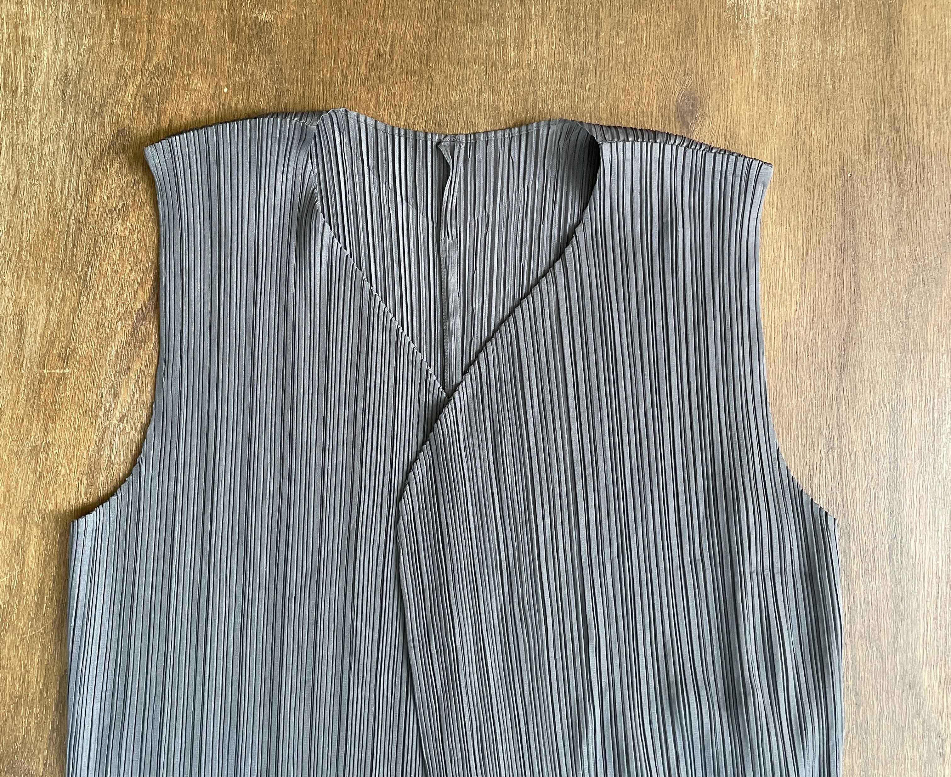 Pleats Please Issey Miyake PLEATS PLEASE ISSEY MIYAKE Dark Gray Size US S / EU 44-46 / 1 - 2 Thumbnail