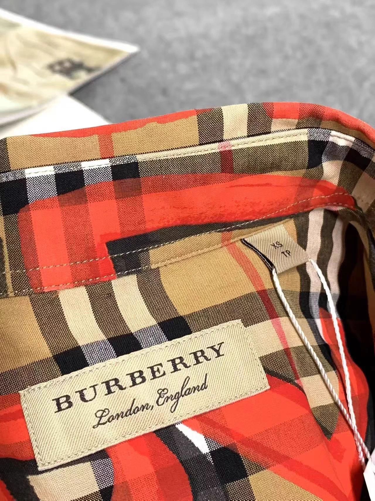 Burberry Burberry Graffiti Classic Check XS Shirt Size US XS / EU 42 / 0 - 4 Thumbnail