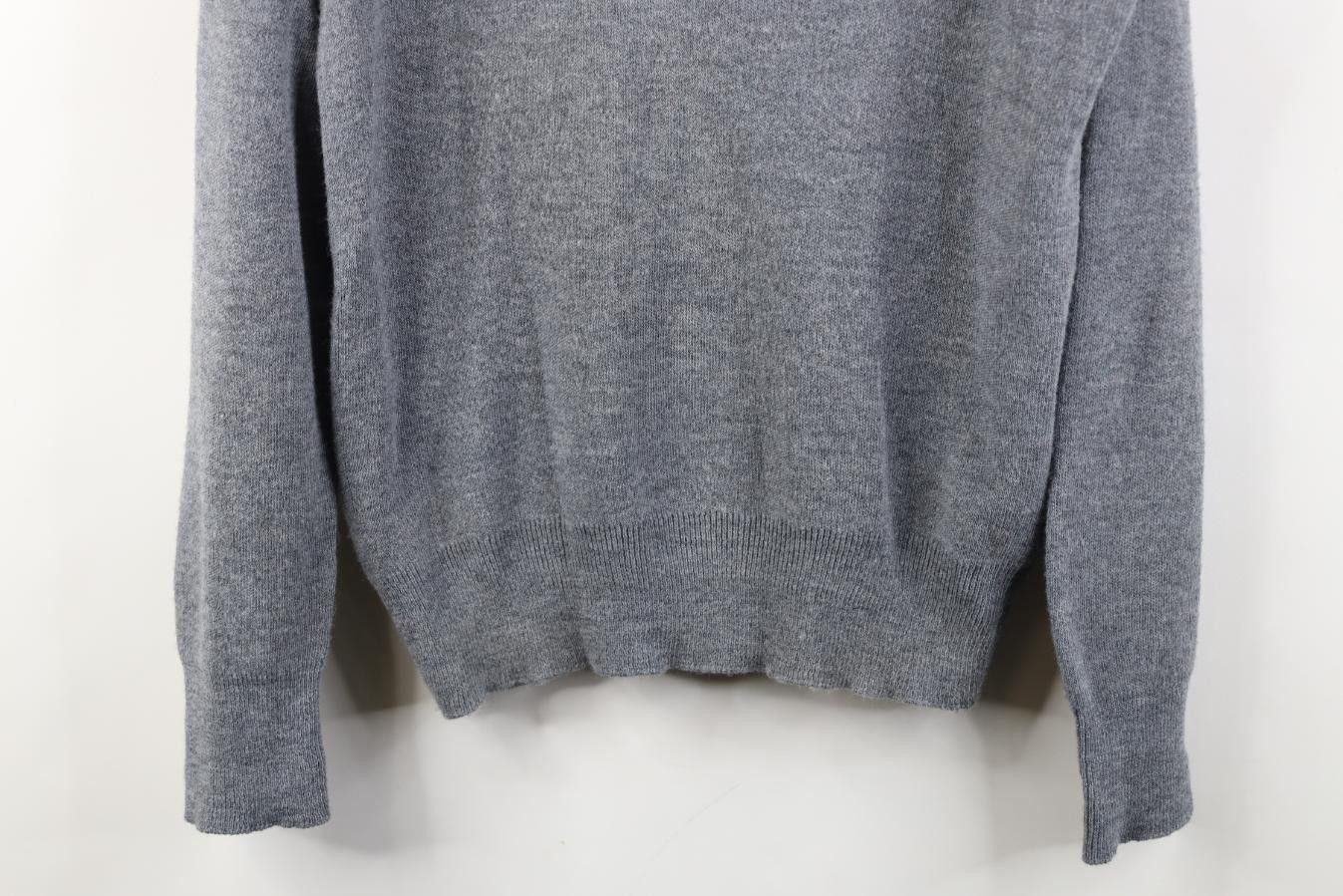 Vintage Vintage 70s Streetwear Knit V-Neck Sweater Heather Gray USA Size US M / EU 48-50 / 2 - 3 Thumbnail